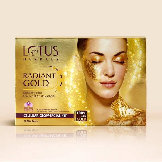 Lotus Herbals Radiant Gold kit